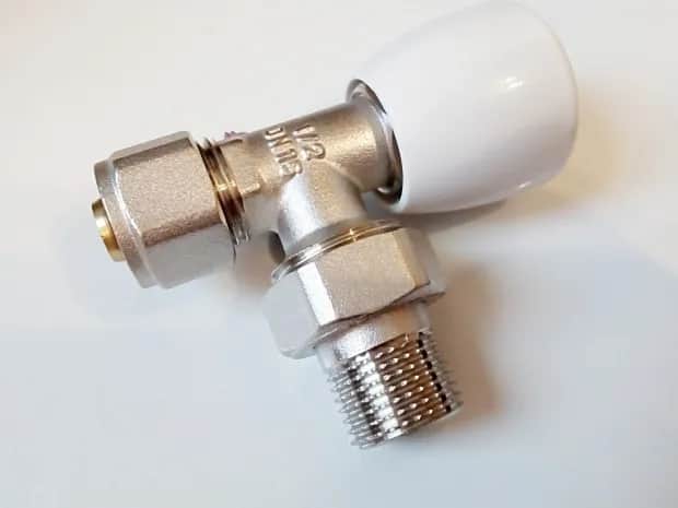 Ile kosztuje wymiana zaworu w grzejniku? Ceny i porady