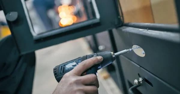 Piec co na pellet z podajnikiem - efektywność i oszczędności w ciepłownictwie