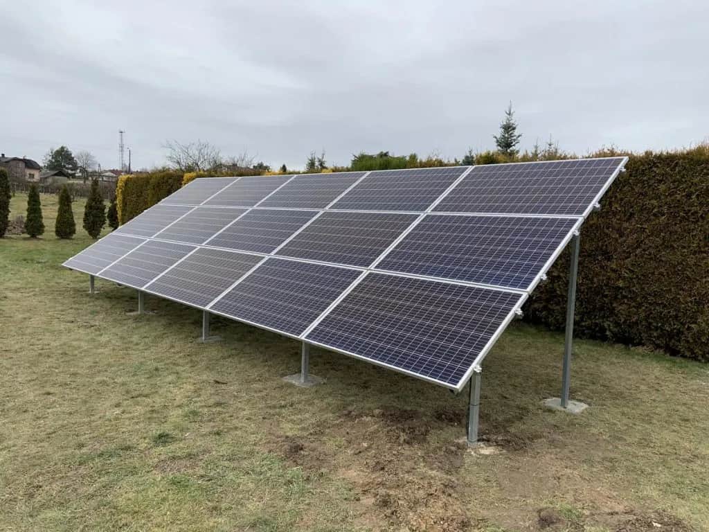 Fotowoltaika na dachu czy na ziemi: Która opcja się opłaca?