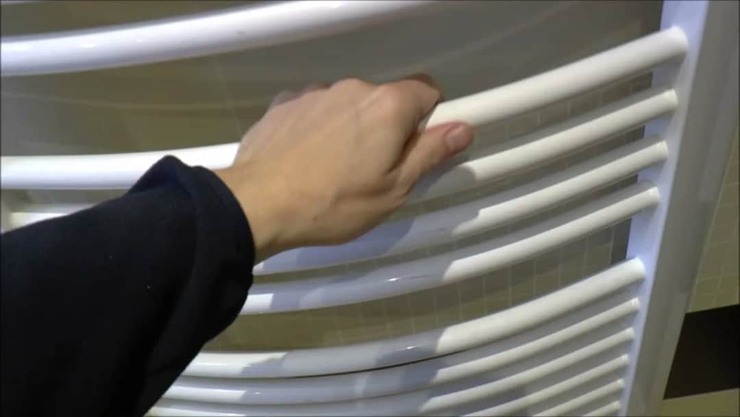 Jak odpowietrzyć centralne ogrzewanie i uniknąć hałasu oraz awarii