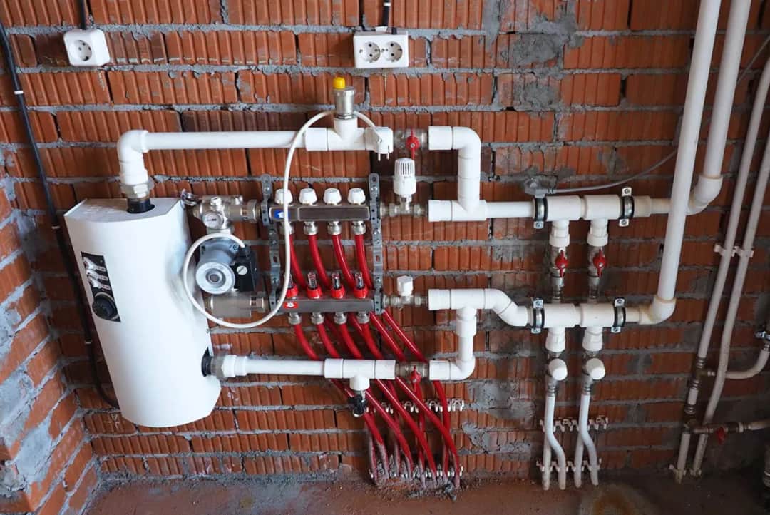 Jak ustawić grzejniki przy pompie ciepła, by uniknąć problemów z ogrzewaniem