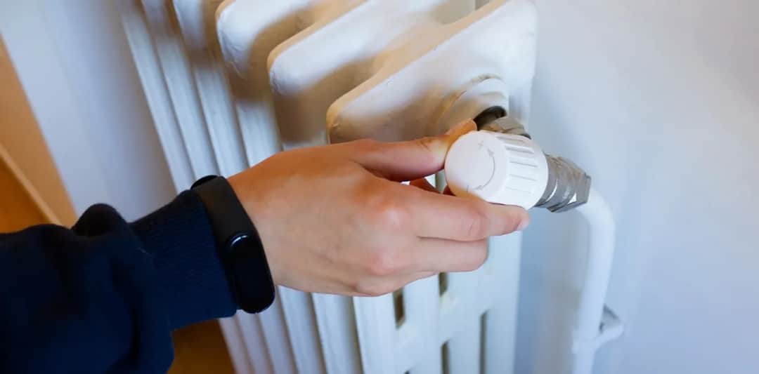 Kiedy ogrzewanie w bloku? Sprawdź, co decyduje o jego włączeniu